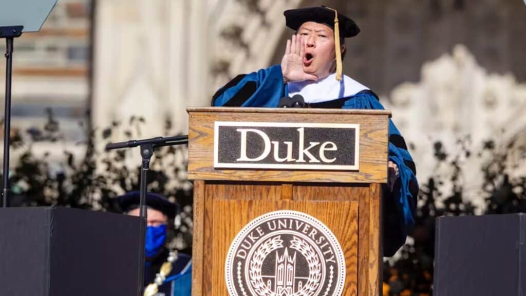 25 Famous People Whose College Degrees May Surprise You – Page 6